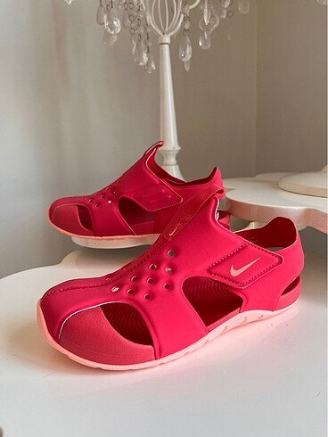 32 Beden Orijinal Nike Sandalet