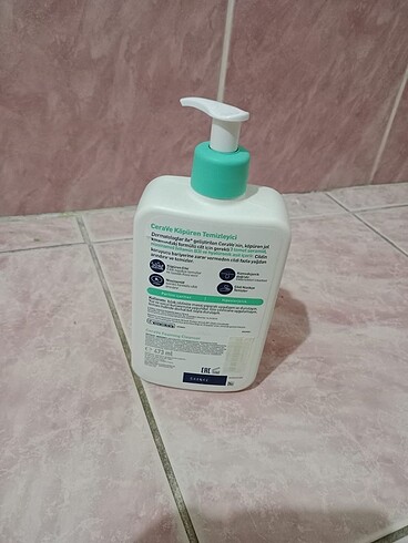 Beden CeraVe temizleyici