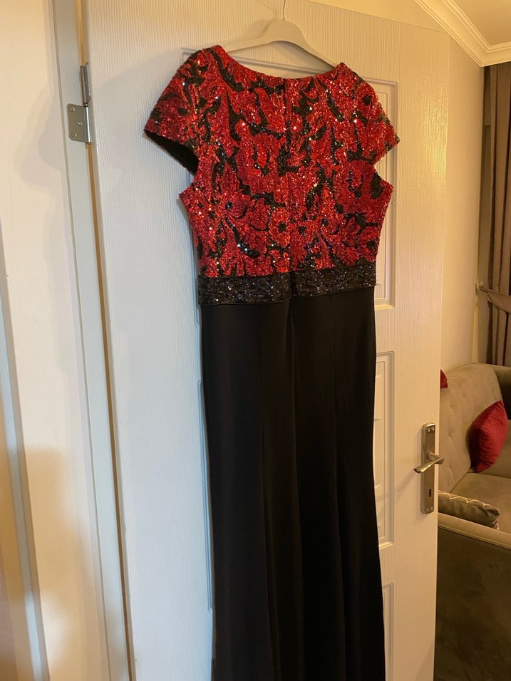 Kısa Kollu Kırmızı Siyah Uzun Abiye Elbise - Görsel 3