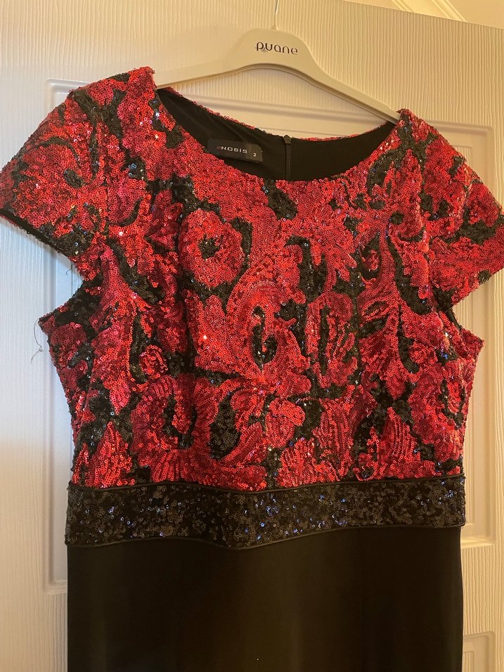 Kısa Kollu Kırmızı Siyah Uzun Abiye Elbise - Görsel 2