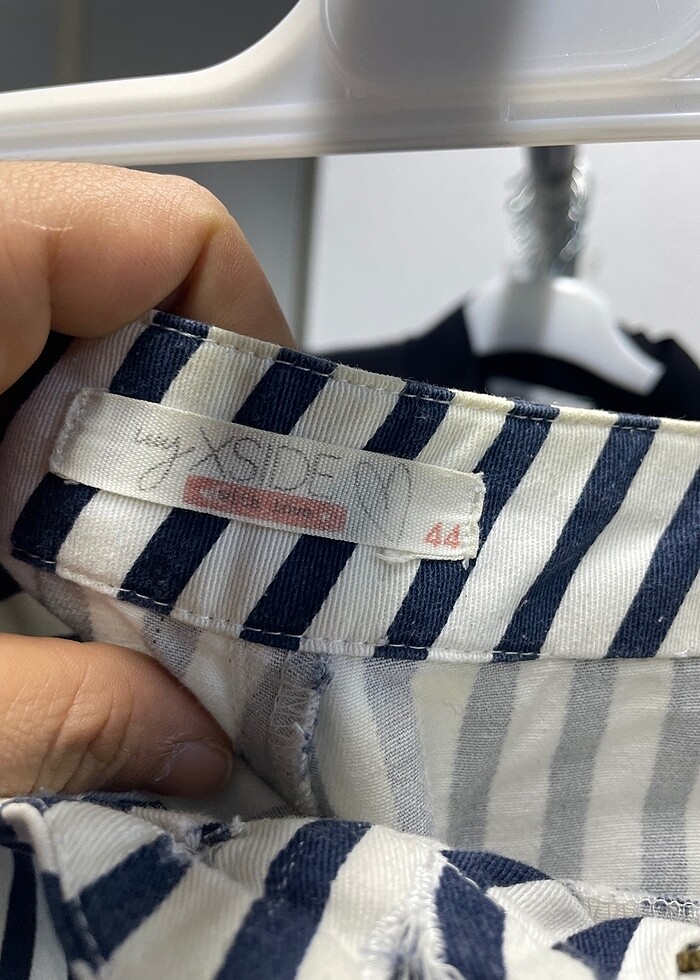 Laciver beyaz cizgili pantolon 44 beden lcw markası - Görsel 3