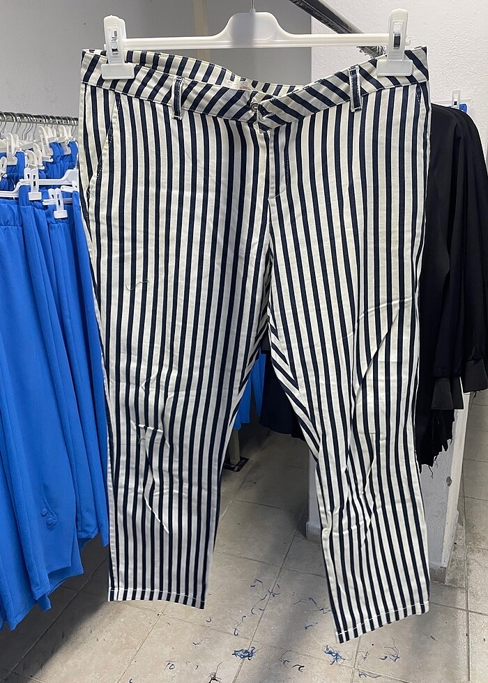 Laciver beyaz cizgili pantolon 44 beden lcw markası - Görsel 2