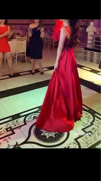 Kırmızı saten abiye - Görsel 3