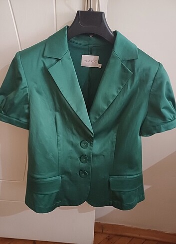 Diğer Plaka vatkalı yeşil saten ceket