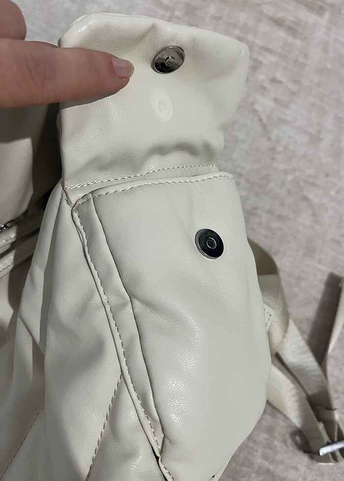 Pull&Bear Mini Sırt Çantası - Görsel 4