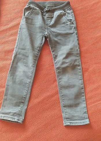 Gri Erkek Çocuk Pantolon LCW + kırımızı eşofman altı