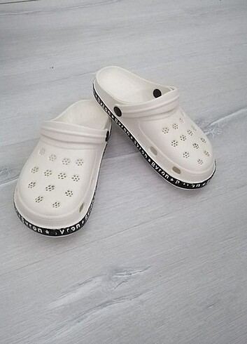 Byron/Crocs 