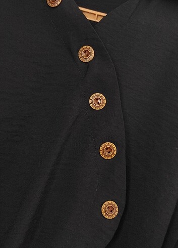 Diğer Düğme detaylı bluz