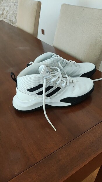 Adidas 36.5 çocuk basketbol ayakkabısı 