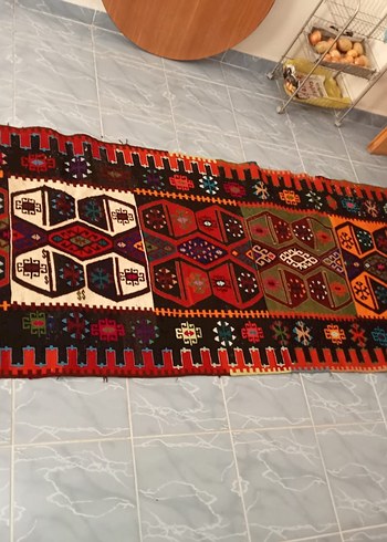 Klasik Desenli Çok Renkli Halı