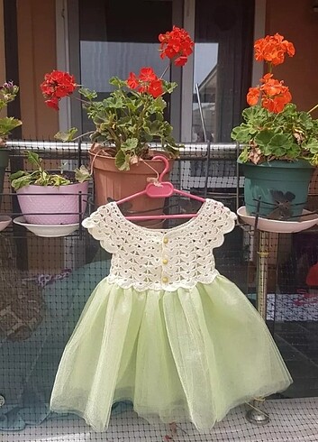 Kız bebek için tasarım elbise
