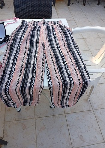 Pembe Bohem Pilili Kadın Kısa Kumaş Pantolon
