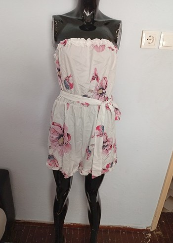 Sheinside Çiçek Desenli Beyaz Straplez Mini Tulum