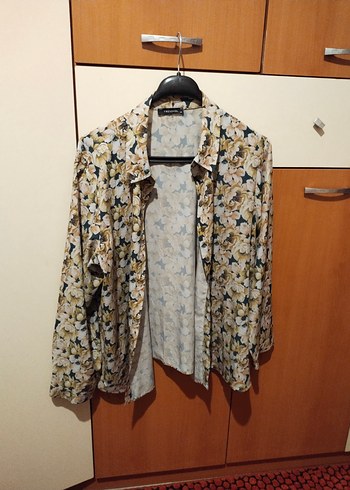 ##TRENDYOL## 44 BEDEN##Bej Çiçek Desenli Uzun Kollu Gömlek## - Görsel 2