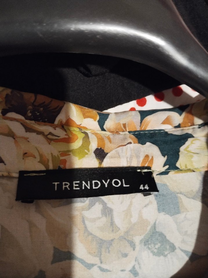 ##TRENDYOL## 44 BEDEN##Bej Çiçek Desenli Uzun Kollu Gömlek## - Görsel 4