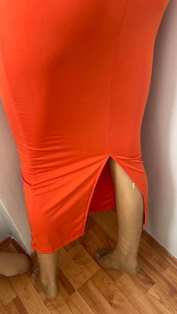 Kırmızı Parlak Askılı Uzun Drapeli Elbise - Görsel 3