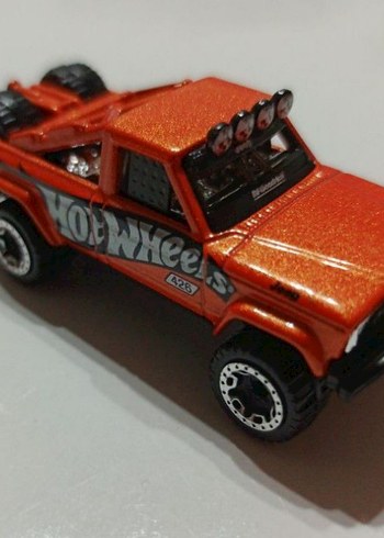 Kırmızı Hot Wheels Oyuncak Araba