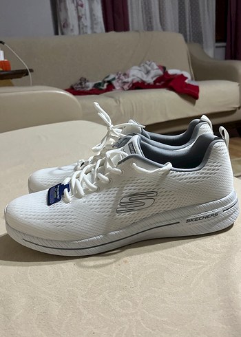 Beyaz Skechers Spor Ayakkabı orjinal 44 numaralı
