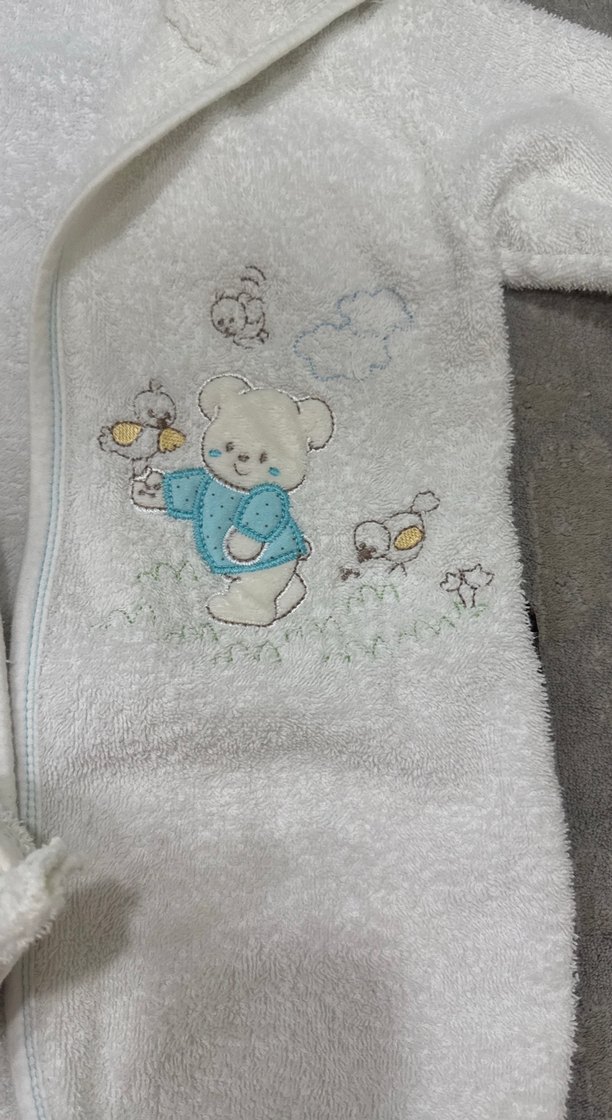 Beyaz Nakışlı Çocuk Bornoz - Görsel 3