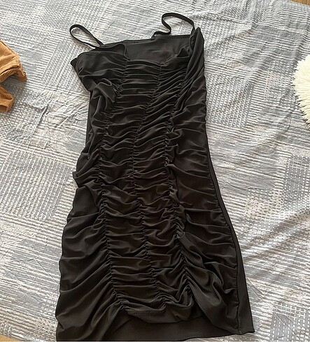 siyah drape elbise