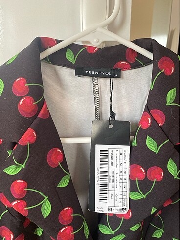 xs Beden Trendyolmilla Kirazlı Etek