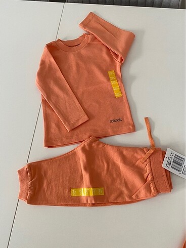 Hellobaby 1 yaş takım
