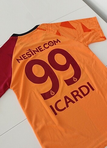 5 Yaş Beden kırmızı Renk GALATASARAY ÇOCUK TARAFTAR FORMASI 