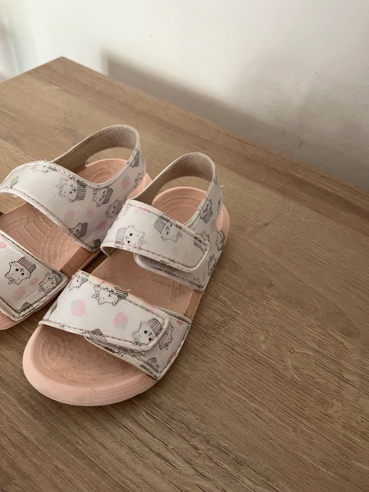 Kız Çocuk Pembe Baskılı Tokalı sandalet - Görsel 2