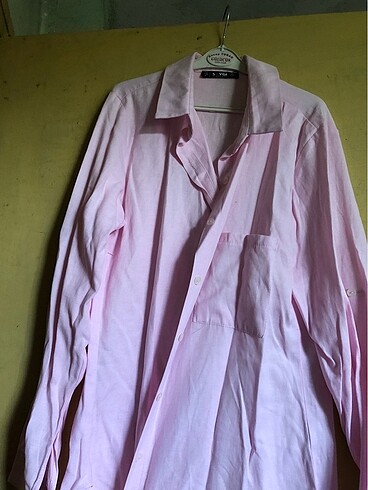Pembe gömlek