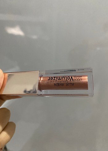 Alix Avien Alix avien lipgloss