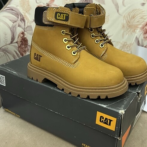 31 Beden camel Renk CAT Orijinal Çocuk Bot 31 Numara Sıfır+Etiketli