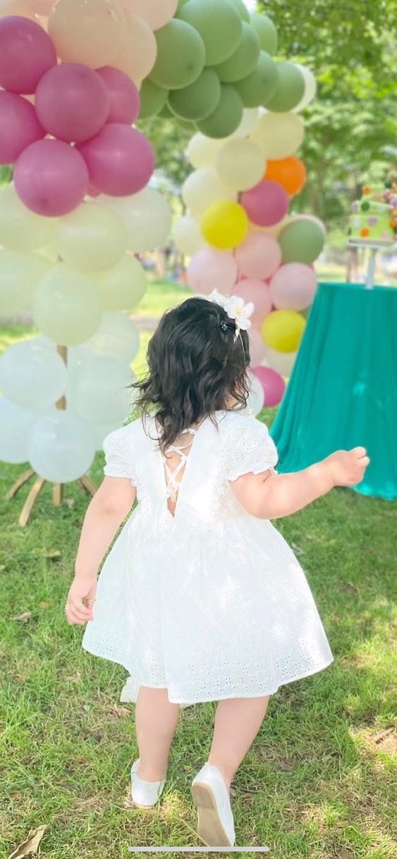 Kız Çocuk Beyaz Dantel Detaylı Vintage Elbise - Görsel 4