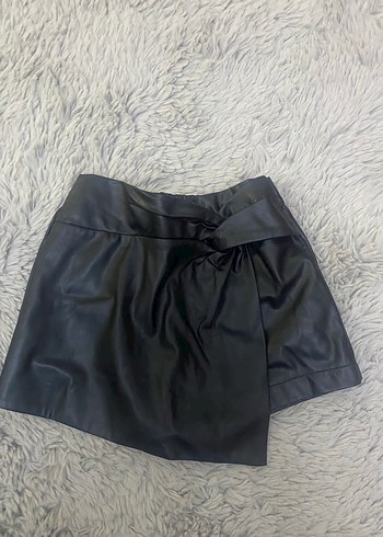 Kadın Siyah Deri Düğmeli Ceket şortlu etek takım - Görsel 5