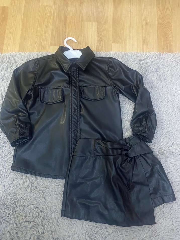 Kadın Siyah Deri Düğmeli Ceket şortlu etek takım - Görsel 2