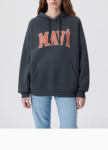 Mavi Logo Baskılı Kapüşonlu Gri Sweatshirt