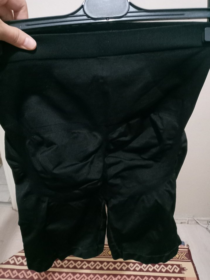 Siyah Mini Kemerli Hamile Şortu - Görsel 2