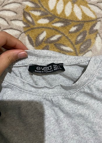 Gri Baskılı Tişört - Görsel 2