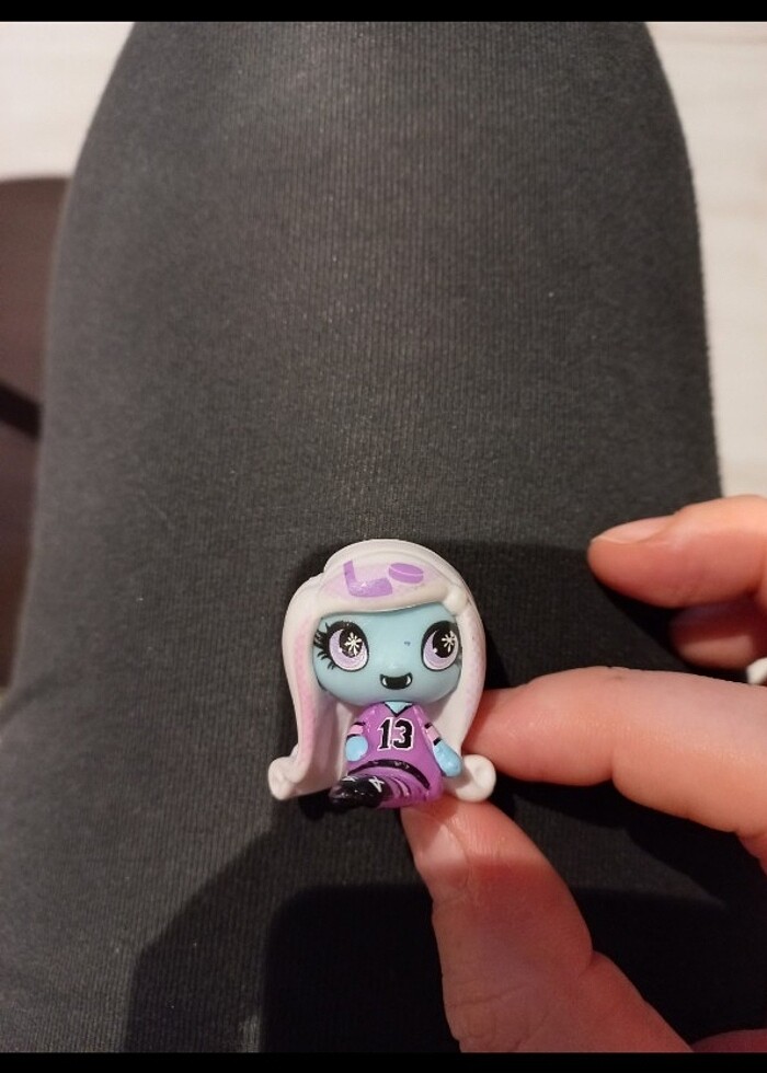 Monster high Mini Abbey  - Görsel 3