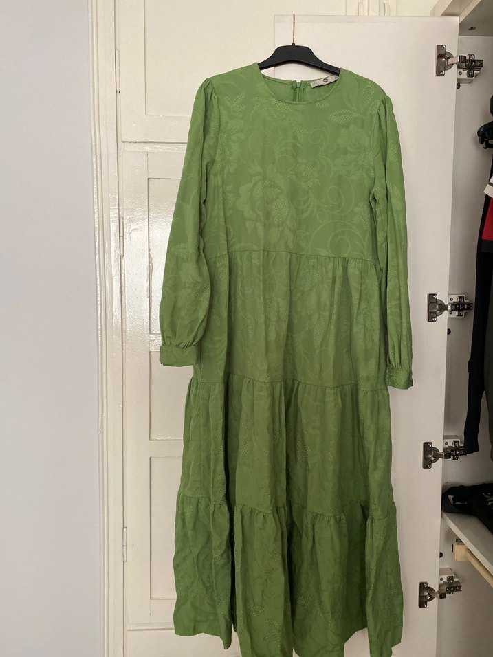 Seçil Yeşil Sıfır Yaka Uzun Elbise - Görsel 2