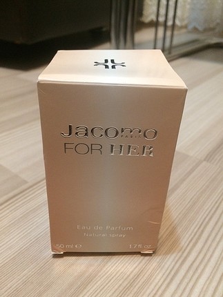 Jacomo kadın parfümü