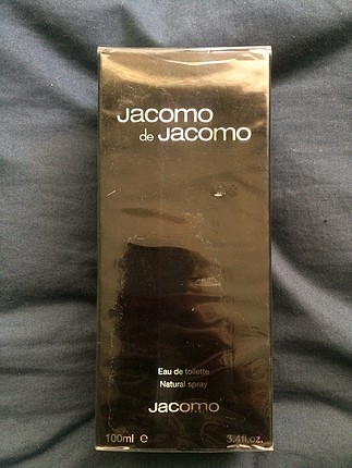 Jacomo erkek parfümü