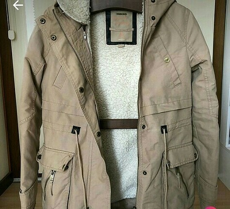 bershka marka sorunsuz Güzel bi mont 