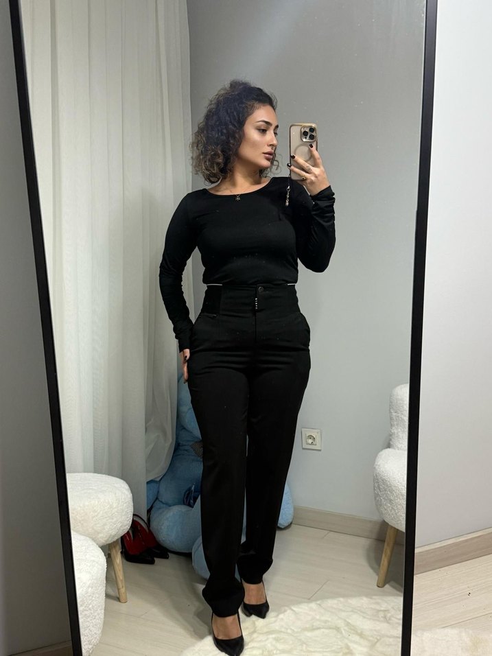 Siyah Düğmeli Kadın Kumaş Pantolon - Görsel 4