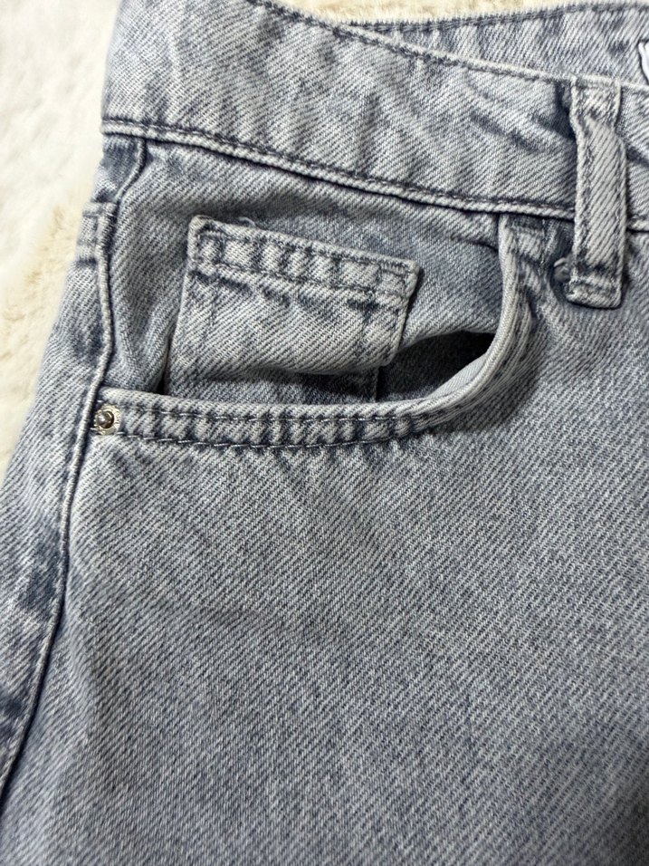 Gri Kadın Kot Pantolon Kürklü Detaylı - Görsel 3