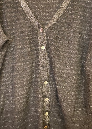 Gri Düğmeli Kadın Hırka - Görsel 4