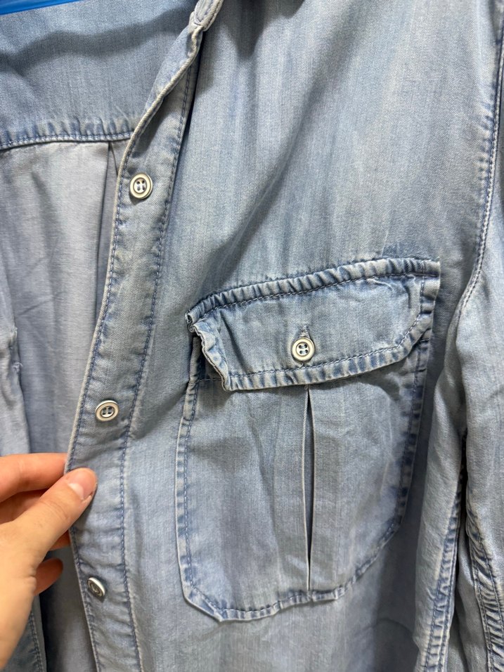 Gri Düğmeli Uzun Kollu Denim Gömlek - Görsel 3