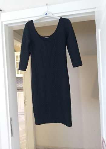 Siyah V Yaka Triko Midi Elbise - Görsel 3