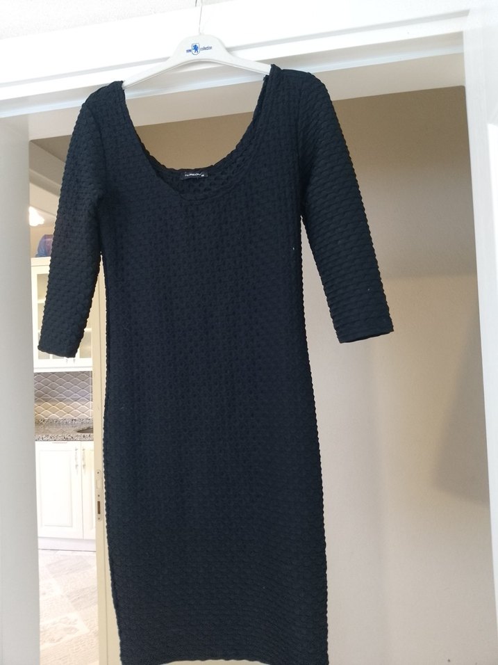 Siyah V Yaka Triko Midi Elbise - Görsel 2