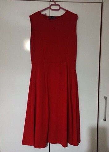 Yepyeni kırmızı elbise XL 