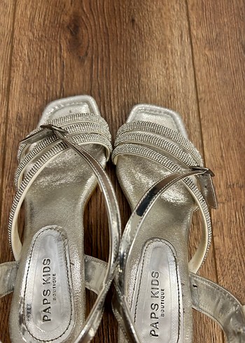 Çocuk topuklu ayakkabı - Görsel 2